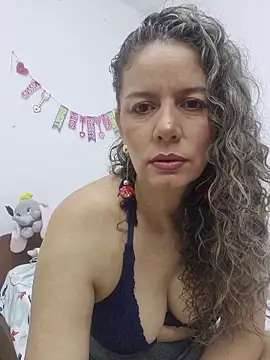 Snapshot of Nina_vallon chatting on January 9, 11:02 am Nina vallon online show from January 9, 11:02 am