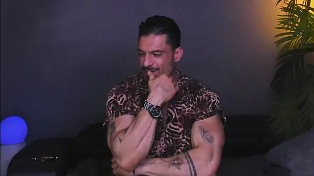 dennis cox1 online show from December 4, 8:23 am