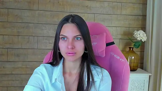 AlisaVersailles online show from October 5, 4:05 pm