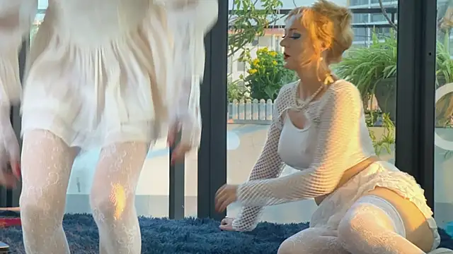 LolaSpaisTS online show from April 3, 11:47 pm