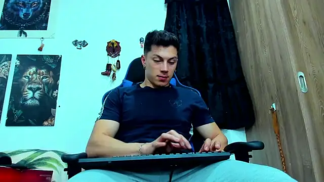 javiersexymann online show from March 15, 3:29 am