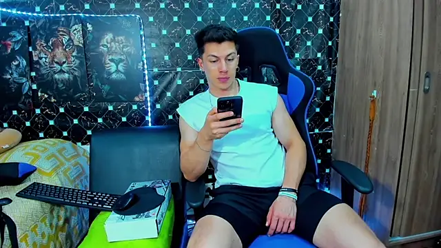 javiersexymann online show from October 2, 9:55 pm