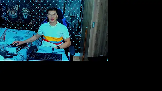 javiersexymann online show from December 4, 11:46 pm