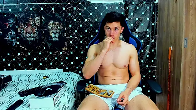 javiersexymann online show from May 10, 10:59 pm