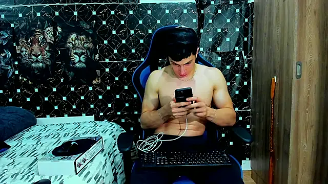 javiersexymann online show from May 17, 1:14 am
