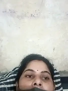 Snapshot of JULEE-740 chatting on September 28, 5:35 am JULEE-740 online show from September 28, 5:35 am