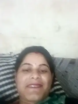 Snapshot of JULEE-740 chatting on October 3, 8:33 am JULEE-740 online show from October 3, 8:33 am