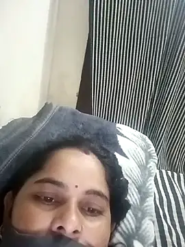 Snapshot of JULEE-740 chatting on October 25, 12:23 pm JULEE-740 online show from October 25, 12:23 pm