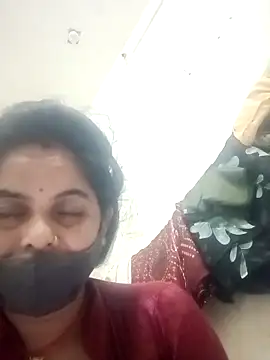 Snapshot of JULEE-740 chatting on October 31, 8:32 pm JULEE-740 online show from October 31, 8:32 pm