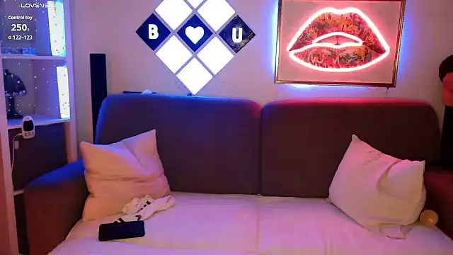 XBellaXundXUweX online show from May 2, 7:19 pm
