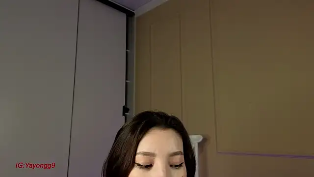 yayongg online show from September 26, 1:04 pm