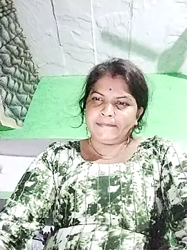 Rajnee33A online show from November 5, 10:54 pm