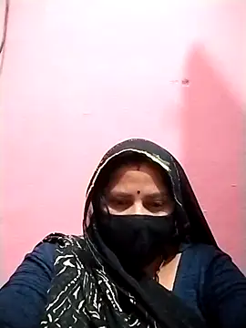 Rajnee33A online show from April 16, 4:52 pm