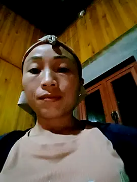 Snapshot of lucybaby00 chatting on November 6, 10:38 am lucybaby00 online show from November 6, 10:38 am