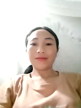 Snapshot of lucybaby00 chatting on November 6, 10:43 pm lucybaby00 online show from November 6, 10:43 pm