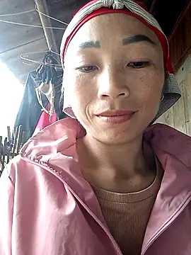 Snapshot of lucybaby00 chatting on November 8, 6:02 am lucybaby00 online show from November 8, 6:02 am