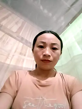 Snapshot of lucybaby00 chatting on November 8, 7:56 pm lucybaby00 online show from November 8, 7:56 pm