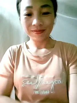 Snapshot of lucybaby00 chatting on November 10, 10:42 pm lucybaby00 online show from November 10, 10:42 pm