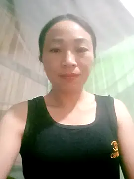 Snapshot of lucybaby00 chatting on November 30, 10:25 pm lucybaby00 online show from November 30, 10:25 pm