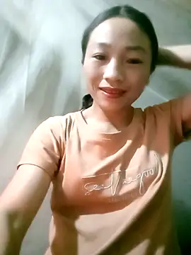 Snapshot of lucybaby00 chatting on December 4, 6:27 pm lucybaby00 online show from December 4, 6:27 pm