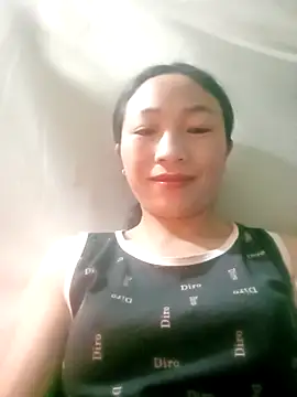 Snapshot of lucybaby00 chatting on December 17, 9:32 pm lucybaby00 online show from December 17, 9:32 pm