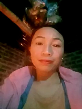 Snapshot of lucybaby00 chatting on December 18, 1:17 pm lucybaby00 online show from December 18, 1:17 pm