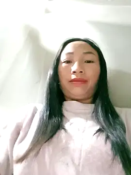 Snapshot of lucybaby00 chatting on January 5, 10:24 pm lucybaby00 online show from January 5, 10:24 pm