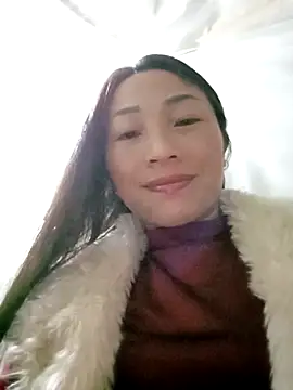 Snapshot of lucybaby00 chatting on February 10, 1:37 pm lucybaby00 online show from February 10, 1:37 pm