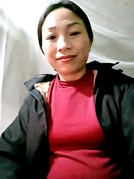 Snapshot of lucybaby00 chatting on February 11, 2:44 pm lucybaby00 online show from February 11, 2:44 pm