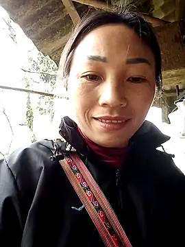 Snapshot of lucybaby00 chatting on February 12, 4:51 am lucybaby00 online show from February 12, 4:51 am