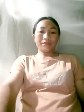 lucybaby00 online show from April 29, 9:43 pm
