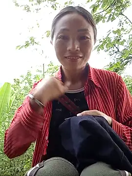 lucybaby00 online show from May 12, 10:45 am