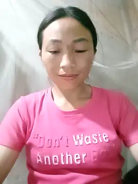 lucybaby00 online show from May 15, 2:13 pm