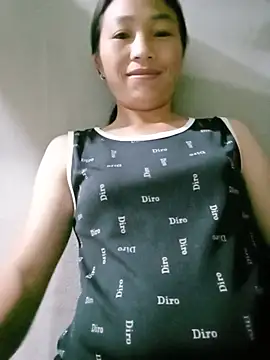 lucybaby00 online show from May 18, 10:37 pm