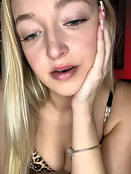 emilypeperoni online show from December 19, 10:33 am