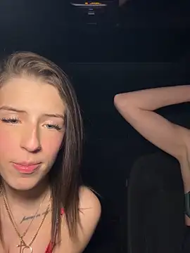 Snapshot of emilypeperoni chatting on March 4, 6:25 pm emilypeperoni online show from March 4, 6:25 pm