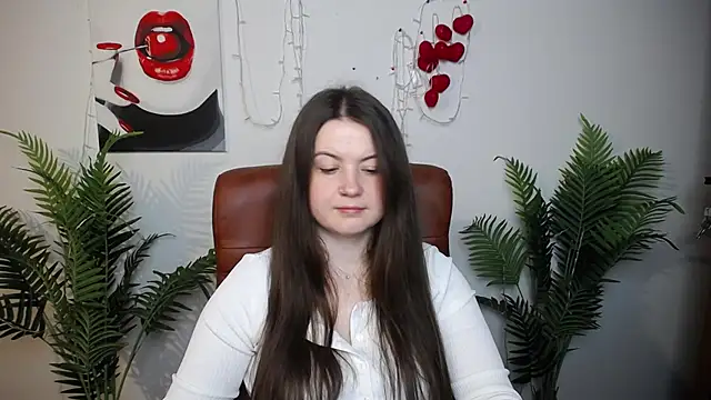 Snapshot of MavkaCute chatting on May 17, 6:15 pm MavkaCute online show from May 17, 6:15 pm