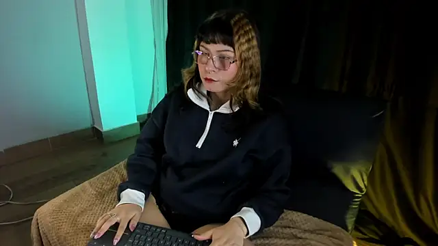 kitty malach online show from May 21, 3:35 am