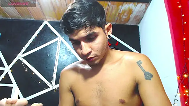 Angel latinboy online show from October 1, 9:21 pm