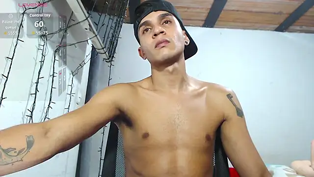 Angel latinboy online show from November 13, 7:24 pm