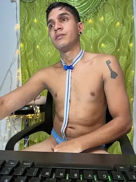 Snapshot of Angel_latinboy chatting on February 24, 4:16 pm Angel latinboy online show from February 24, 4:16 pm