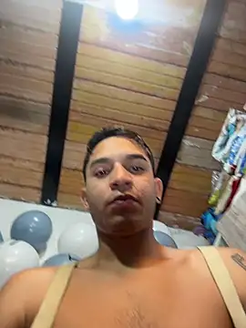 Snapshot of Angel_latinboy chatting on March 5, 12:34 pm Angel latinboy online show from March 5, 12:34 pm