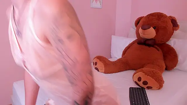 mae lyra online show from September 23, 9:40 pm