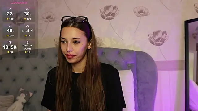 Snapshot of Anya_Sky chatting on November 30, 6:17 am Anya Sky online show from November 30, 6:17 am