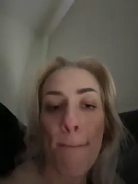 Snapshot of DaryaDoll chatting on January 7, 1:30 am DaryaDoll online show from January 7, 1:30 am