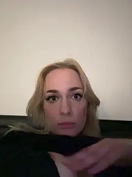 DaryaDoll online show from April 11, 1:10 am