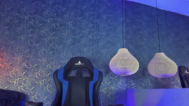 ArthurCox online show from November 22, 5:34 pm