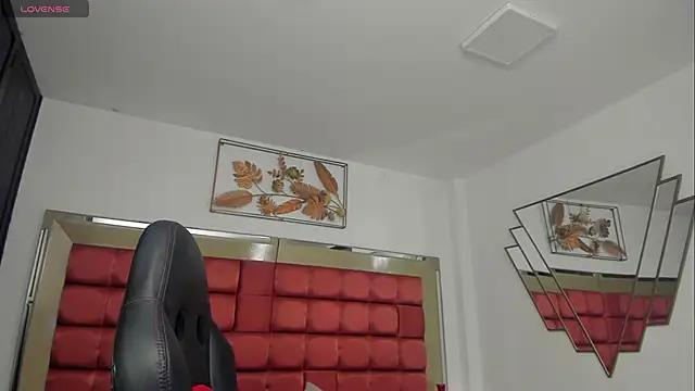 SaraWagner  online show from October 9, 12:08 am