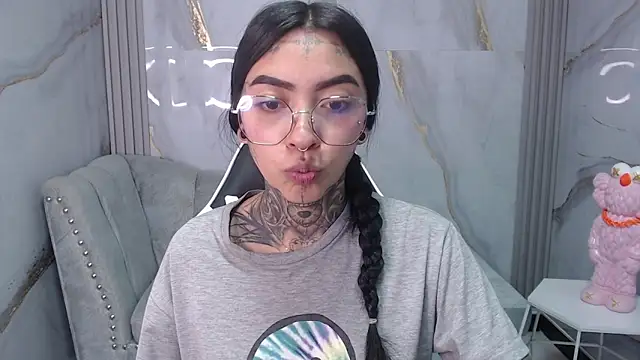 Ashley Blum v online show from September 24, 7:50 pm