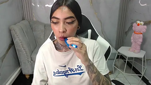 Ashley Blum v online show from October 7, 8:06 pm